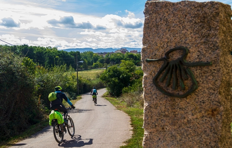 Vive la Experiencia Única de Recorrer el Camino de Santiago en Bicicleta